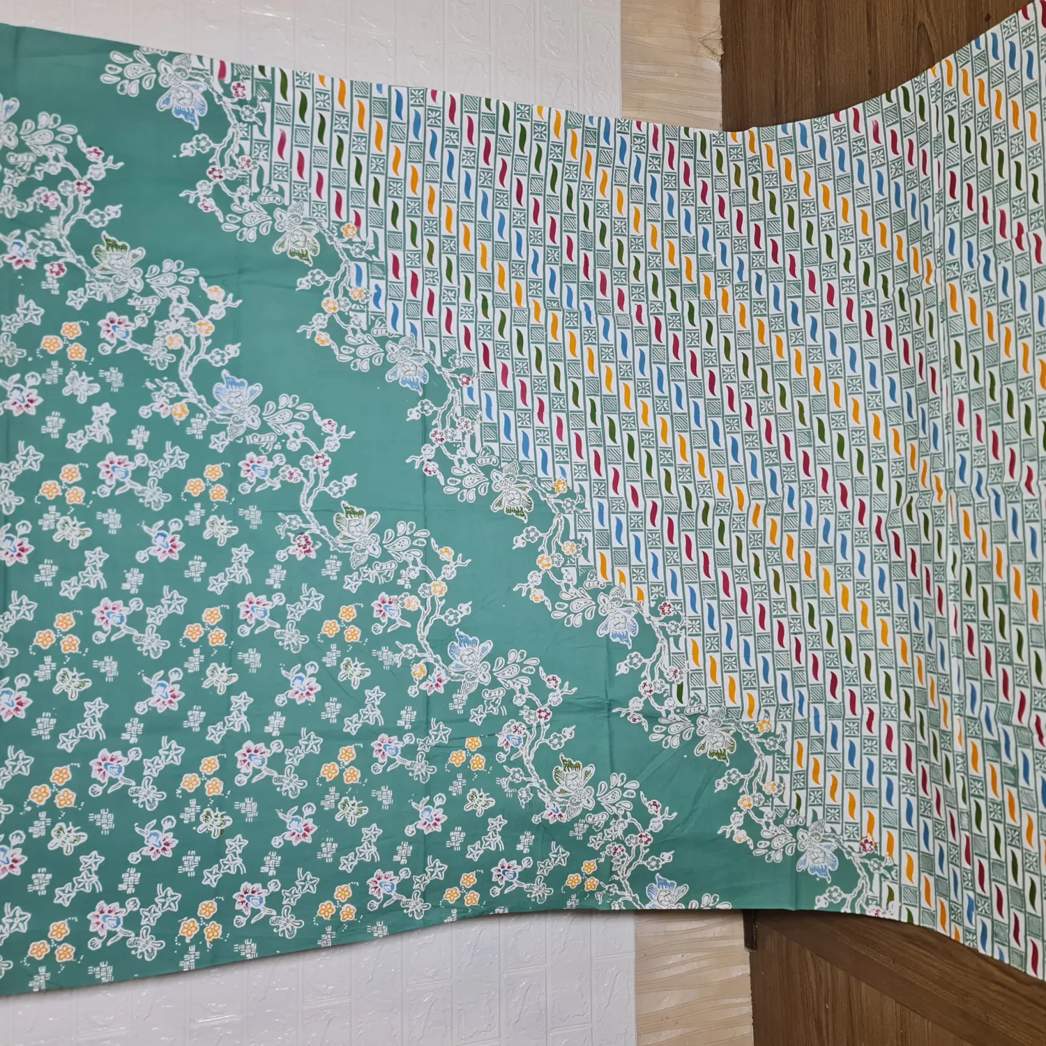 Kain Batik Colet Lidah Api Bunga Tosca